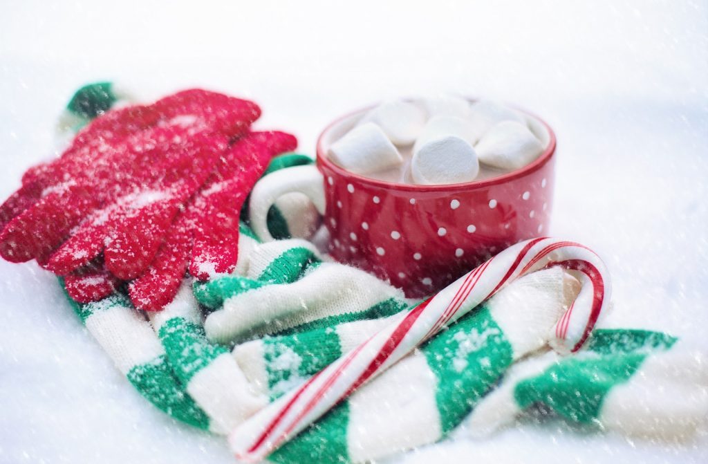mint hot chocolate with essential oils