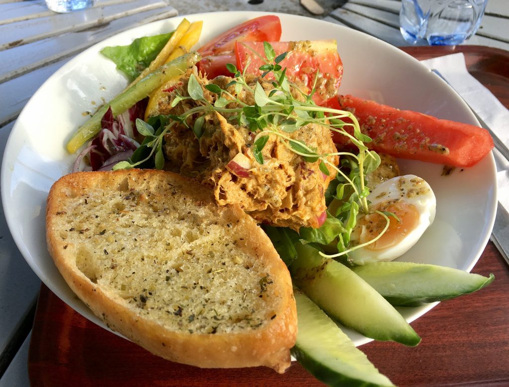 lemon-dill tuna salad with essential oils