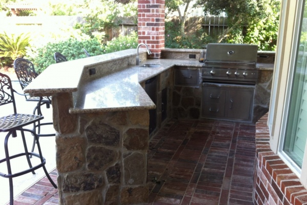 Planning A Budget For Your Outdoor Kitchen